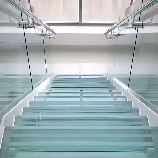 Vidro de pássaros e flores